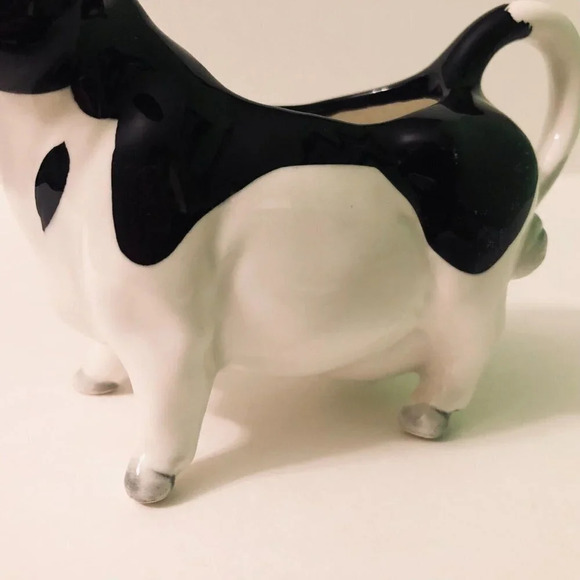 Vintage Otagiri Cow Creamer Black and White 5.5 Inch Long - Picture 5 of 16